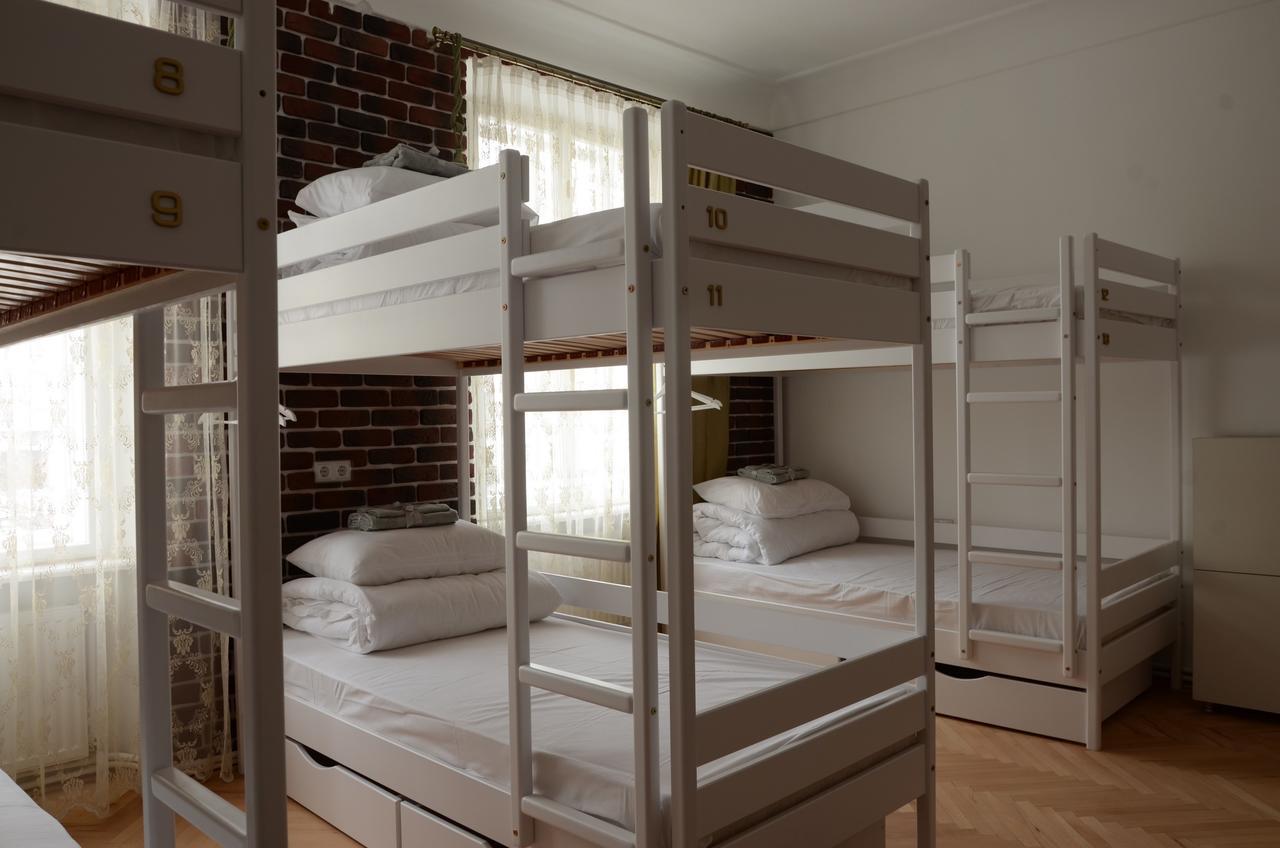 Free People Hostel Lviv Ngoại thất bức ảnh